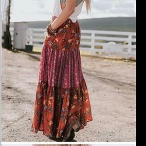 Brand New Skirt-Size Medium- Great Spring or Summer Skirt- lightweight